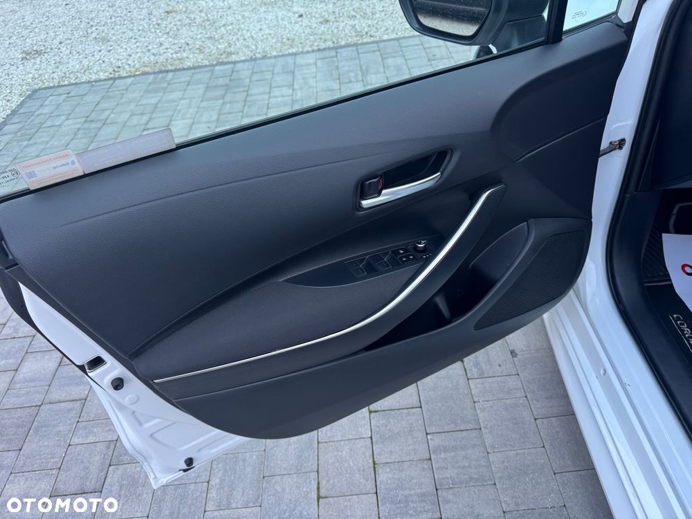 Toyota Corolla 1.8 Hybrid Comfort - 29