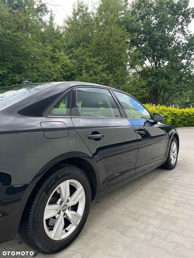 Audi A4 Limousine - 4