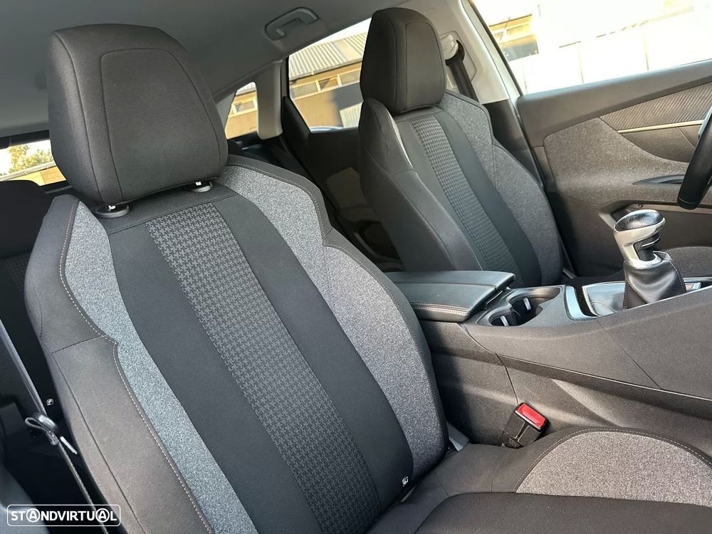 Peugeot 3008 1.2 PureTech Allure - 35