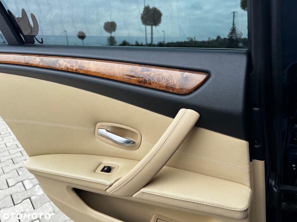 BMW Seria 5 520d Edition Exclusive - 18