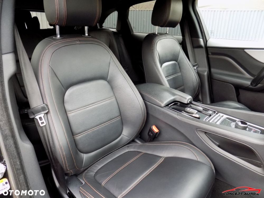 Jaguar F-Pace - 27