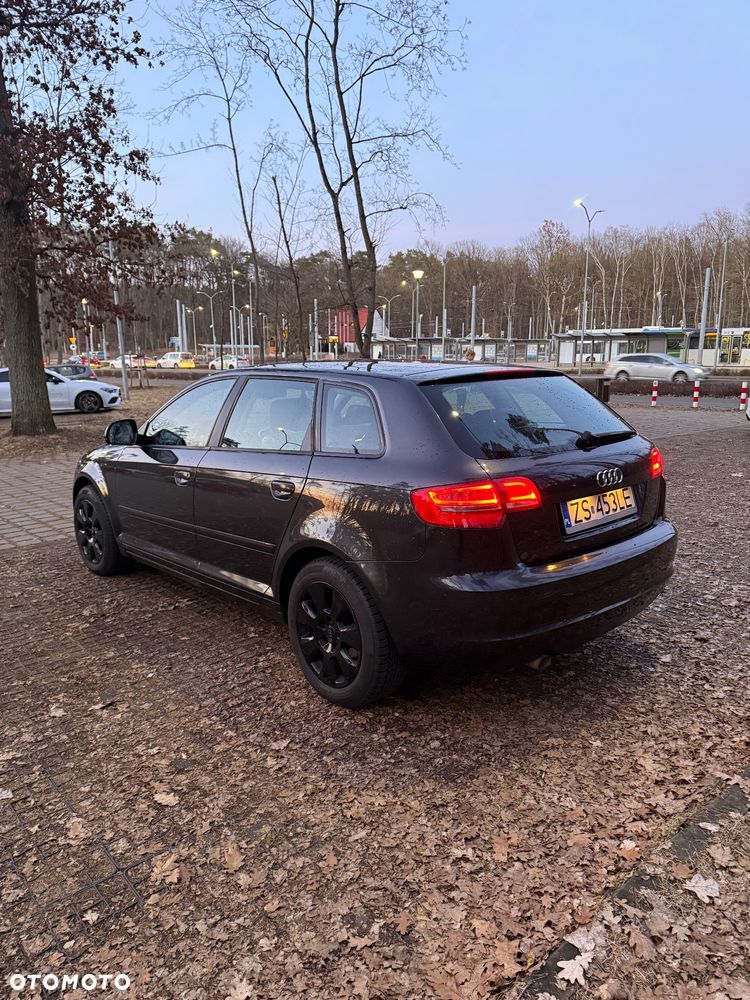 Audi A3 Sportback 1.6 TDI DPF S tronic Attraction - 5