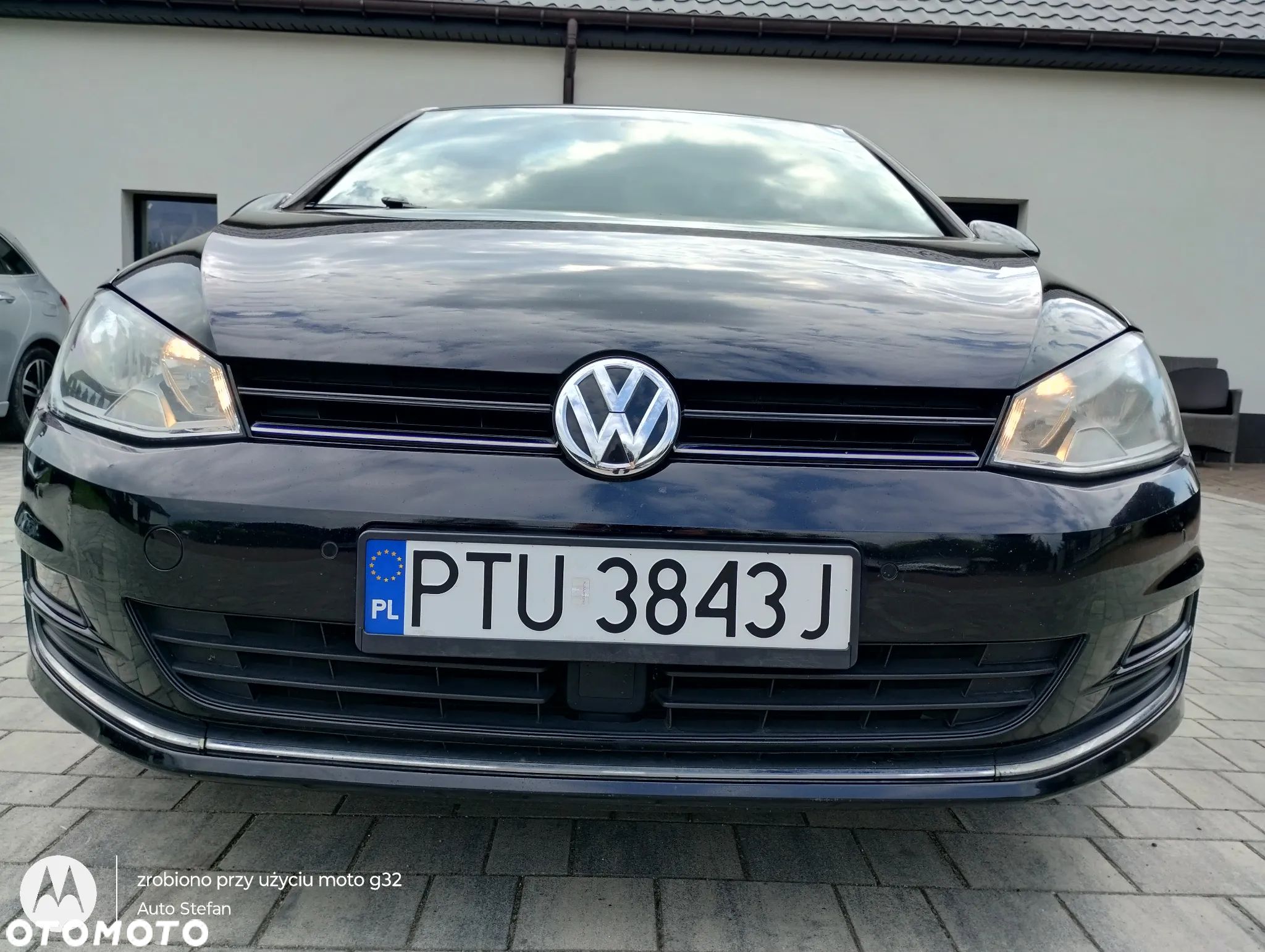 Volkswagen Golf - 1