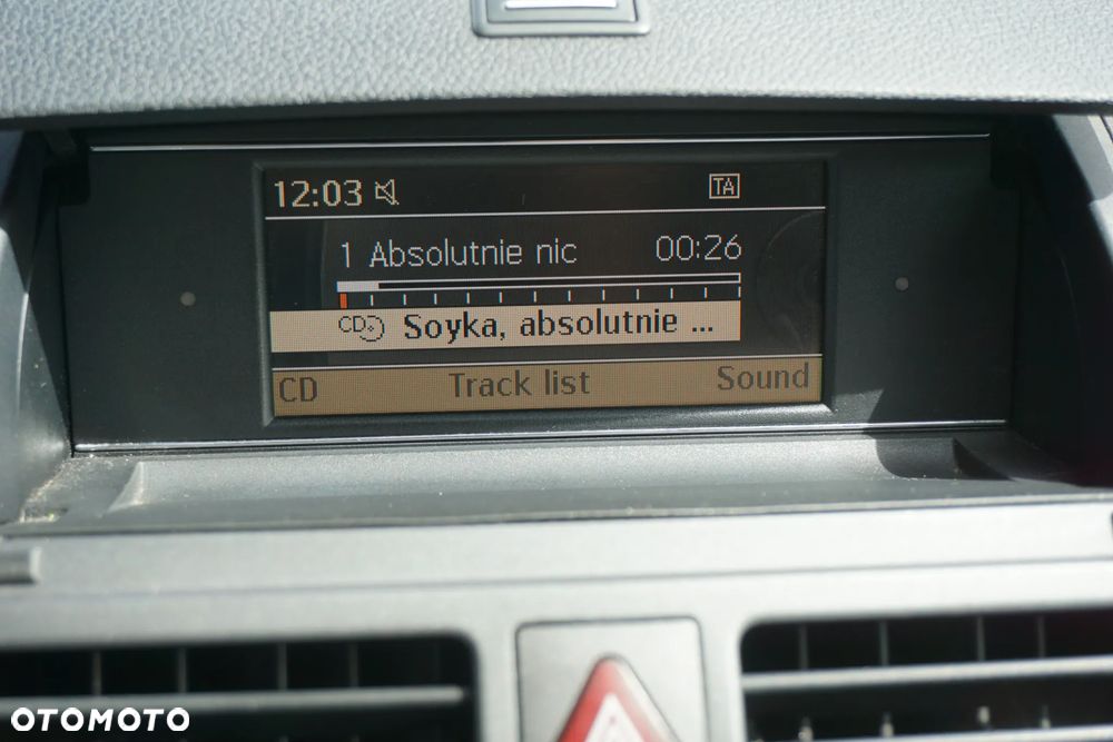 Mercedes-Benz Klasa C 200 CDI DPF (BlueEFFICIENCY) Avantgarde - 15