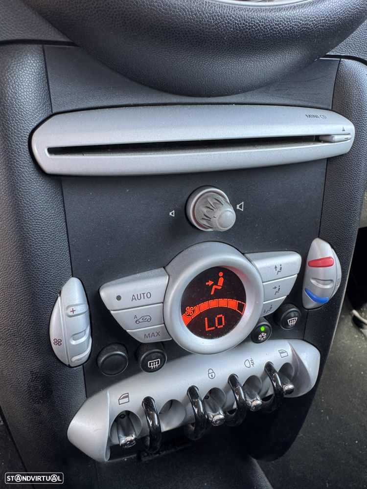 MINI 3 Portas Cooper D - 25