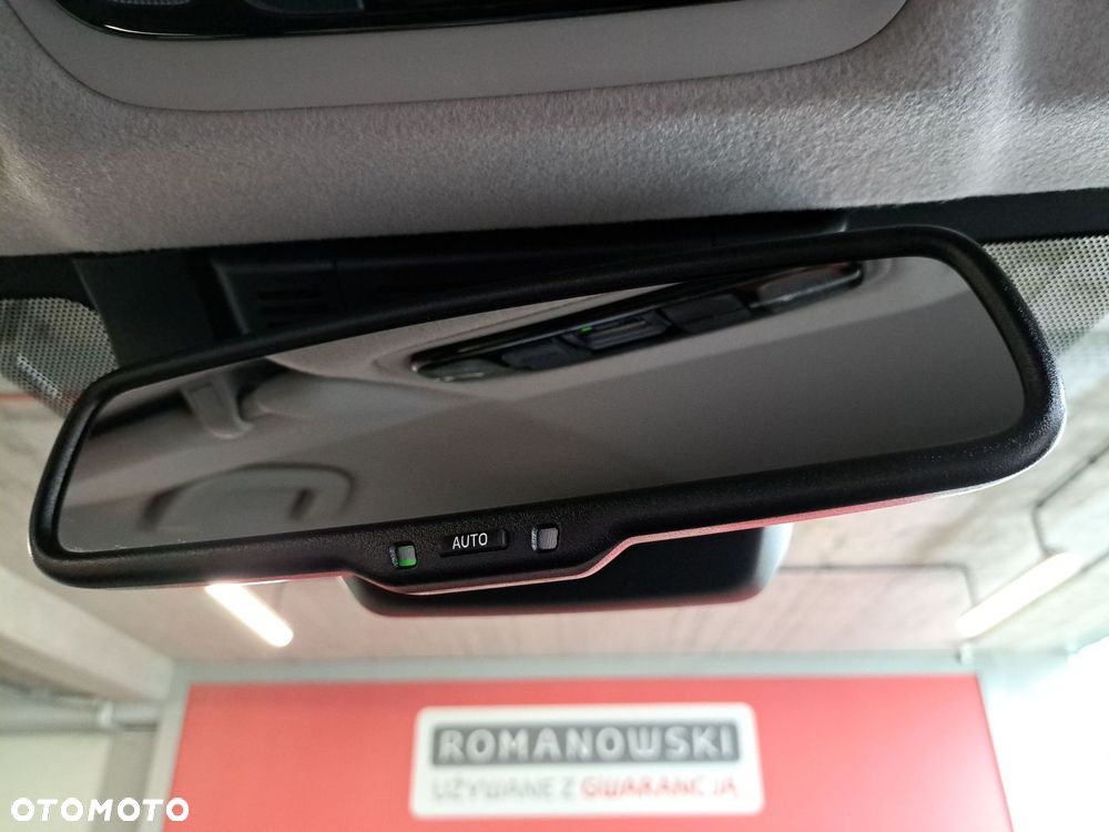Toyota Yaris Hybrid 1.5 Style - 29