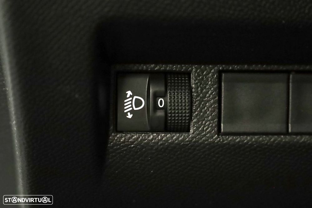 Peugeot 2008 1.2 PureTech Allure - 20