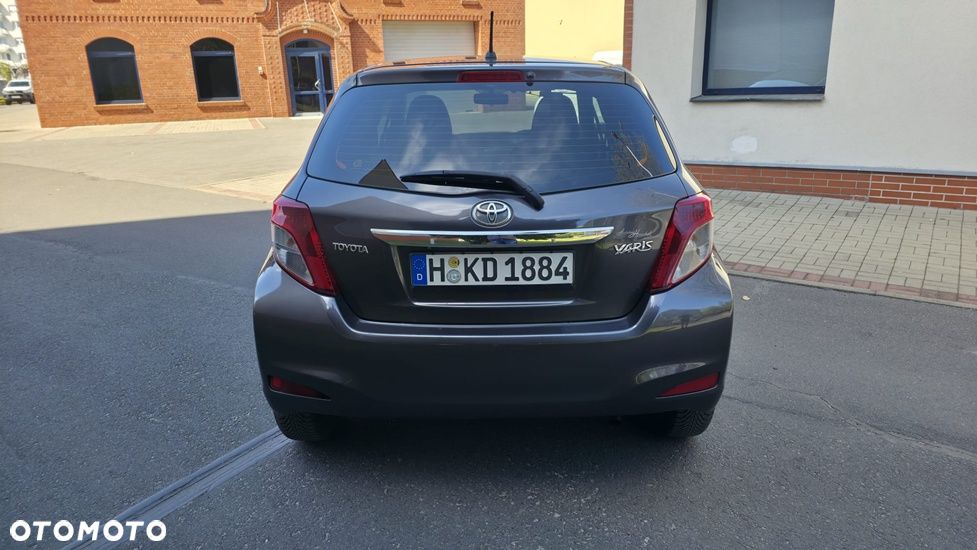 Toyota Yaris 1.33 Premium - 12