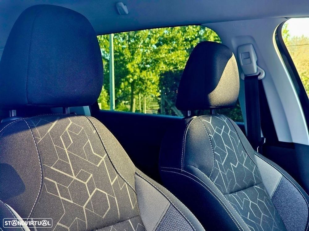 Peugeot 2008 1.2 PureTech Allure EAT6 - 19