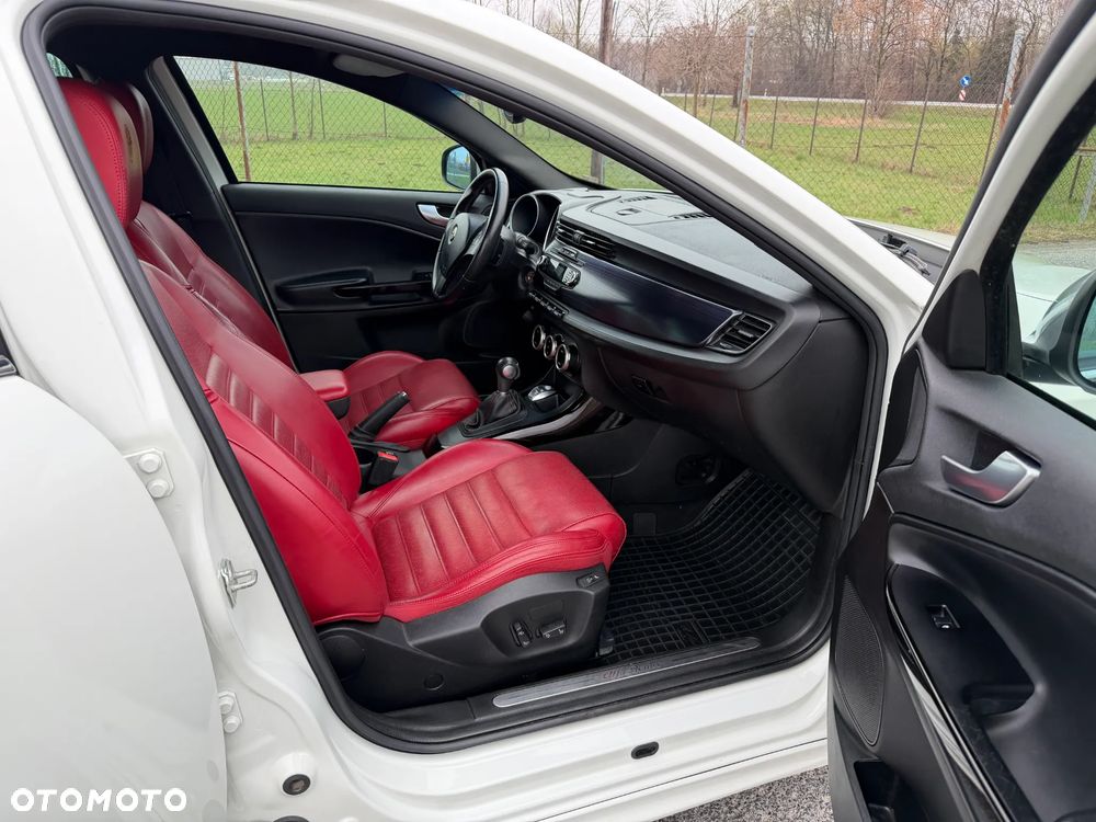 Alfa Romeo Giulietta 1.4 TB MultiAir Distinctive TCT - 17