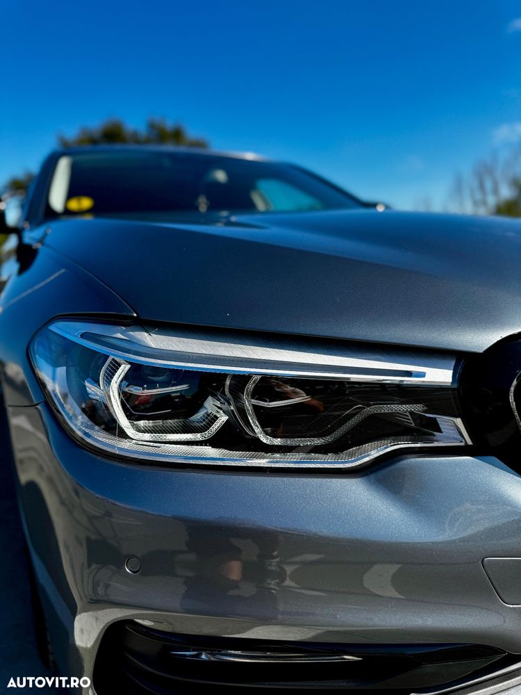 BMW Seria 5 520d Touring Aut. Sport Line - 2