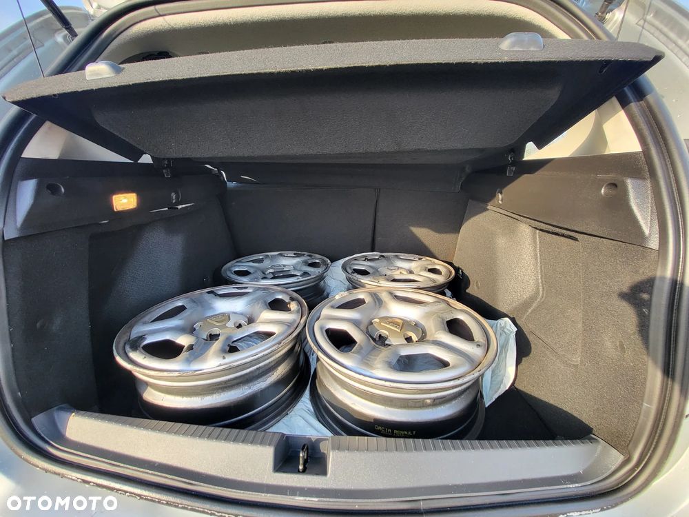 Dacia Duster 1.6 SCe Essential - 30