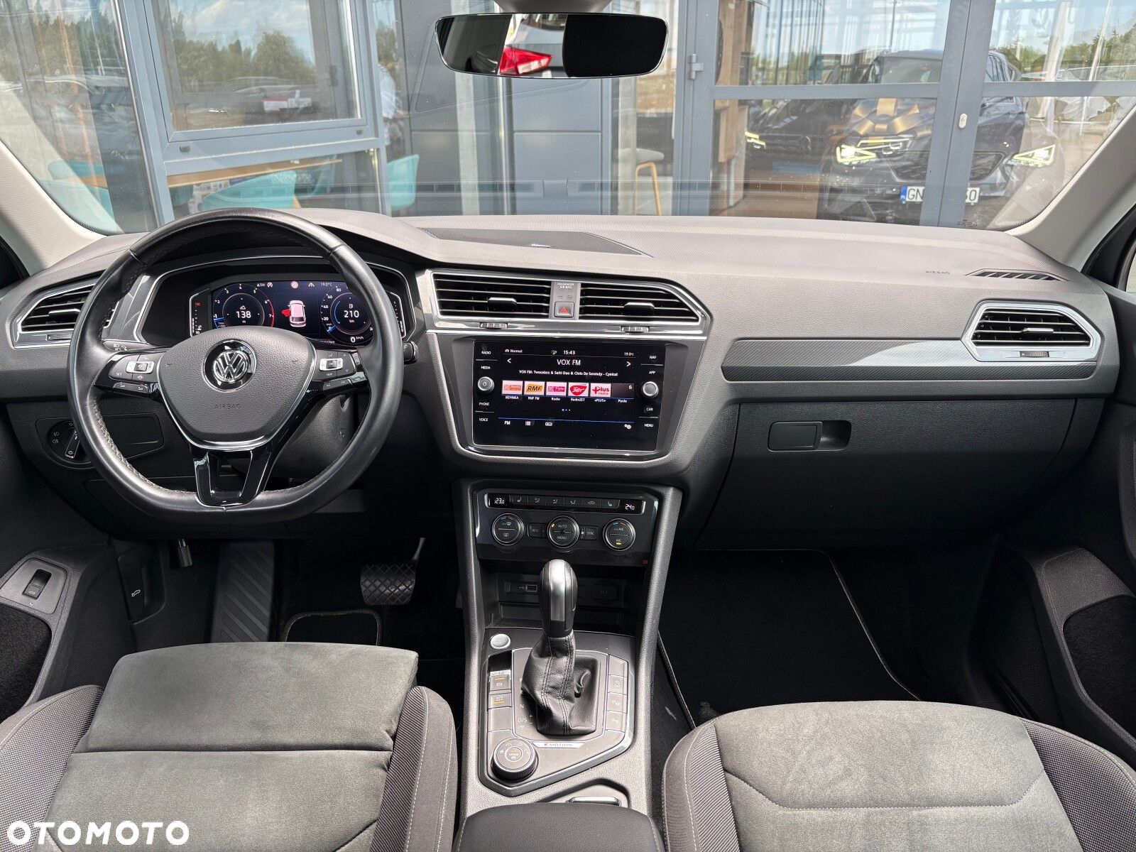 Volkswagen Tiguan - 9