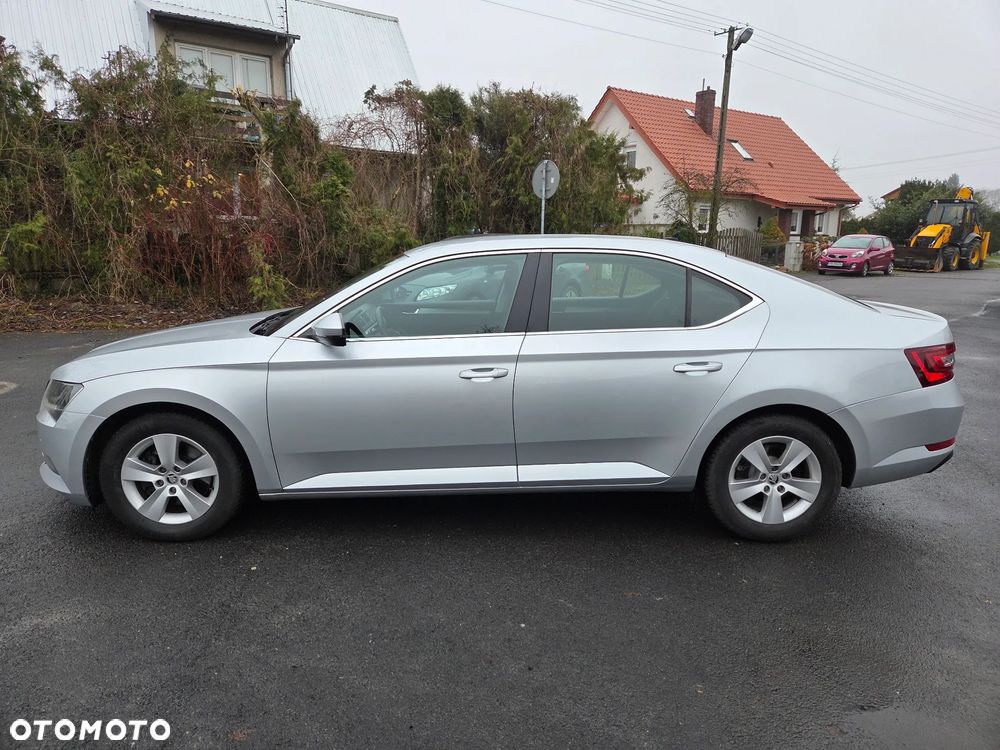 Skoda Superb 1.8 TSI Ambition DSG - 4