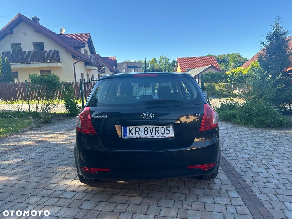 Kia Ceed - 4