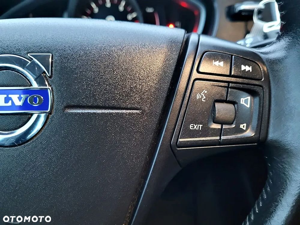 Volvo V40 T2 Momentum - 17