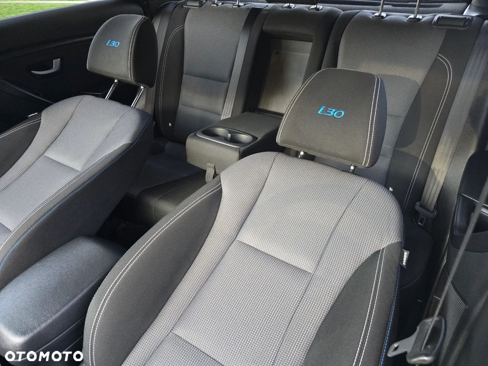 Hyundai i30 blue 1.6 GDI Passion - 29