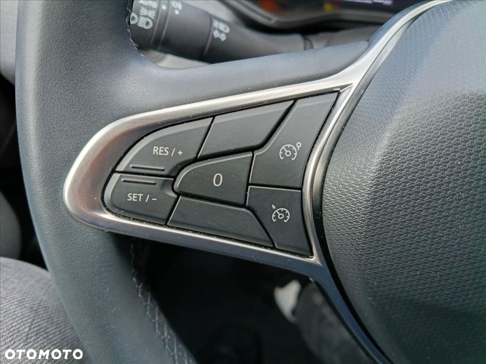 Renault Clio - 25