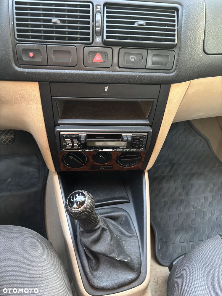 Volkswagen Golf 1.4 - 19