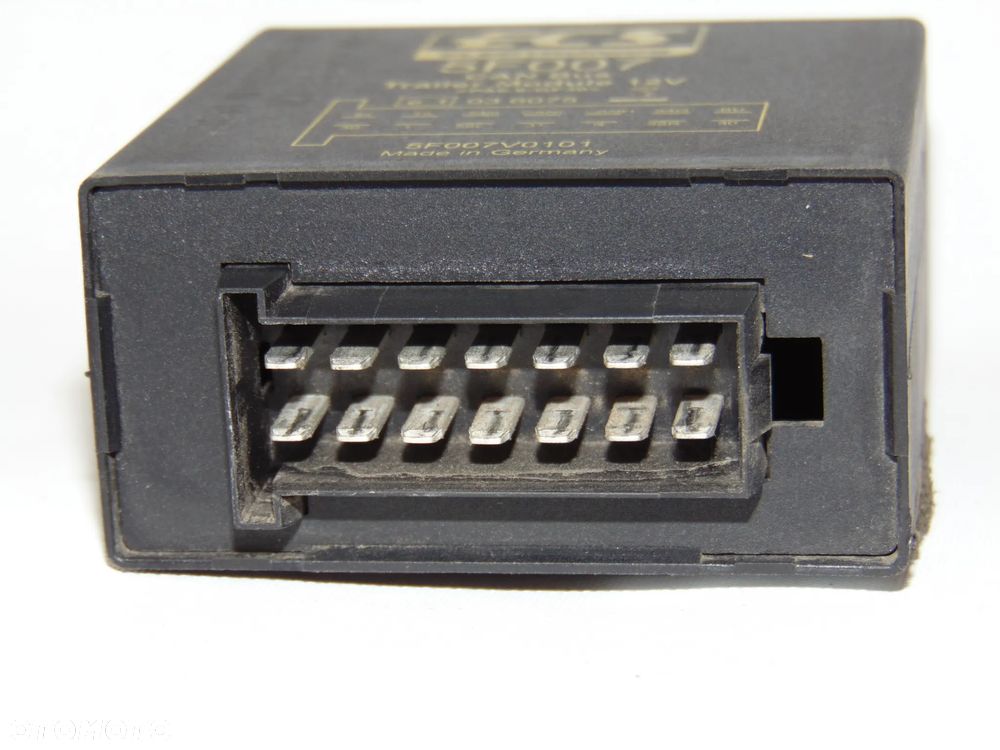 Moduł przekaźnik sterownik świateł haka holowniczego przyczepy ECS Electronics 5F007 5F007V0101 VW Volkswagen Skoda Seat Audi Mercedes Volvo Opel Ford Renault - 9
