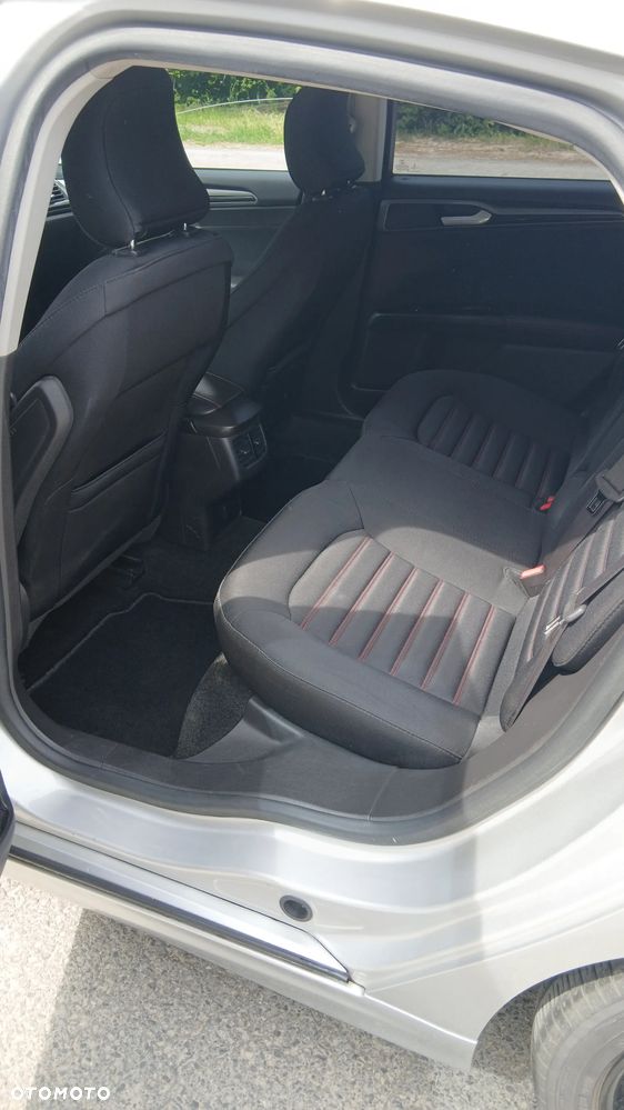 Ford Fusion - 9