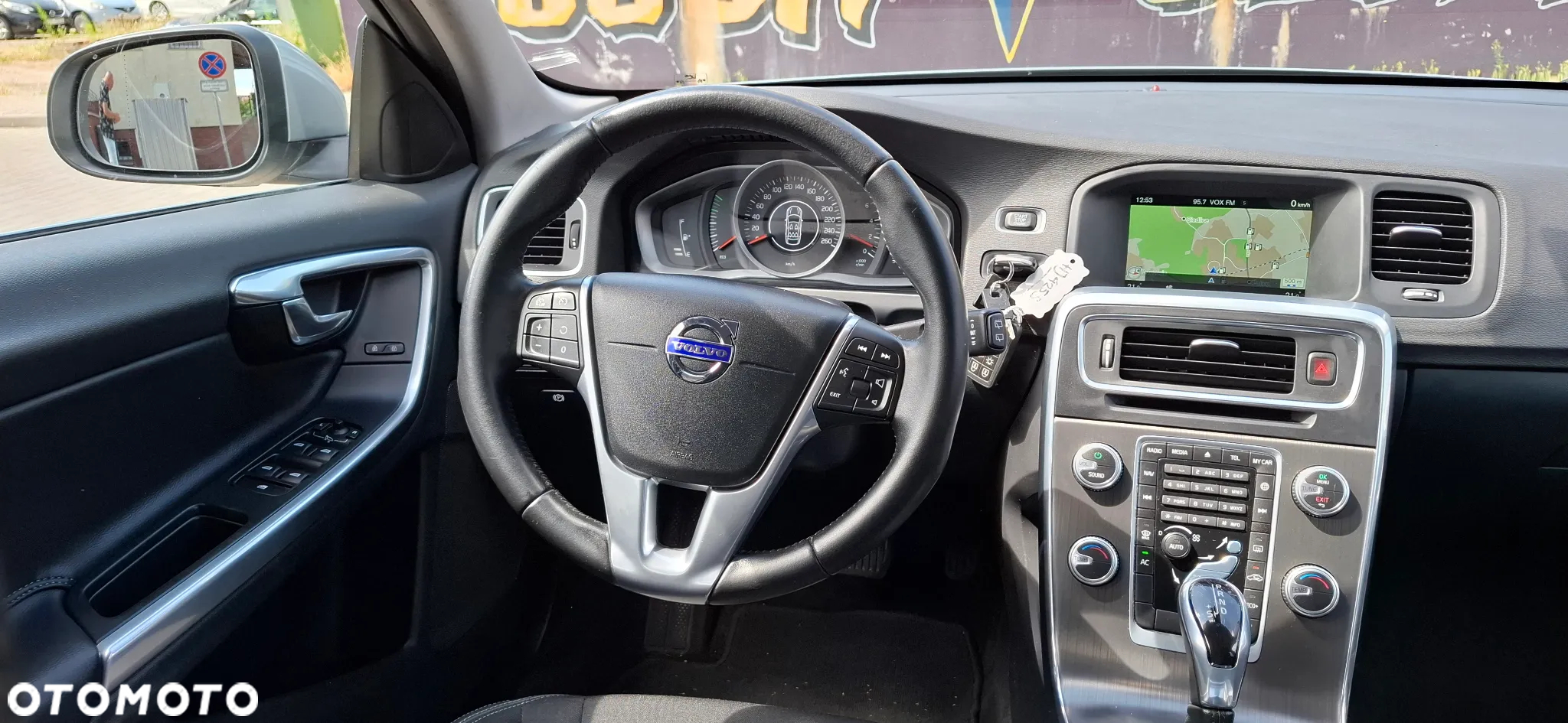 Volvo V60 D3 Drive-E R-Design Momentum - 2