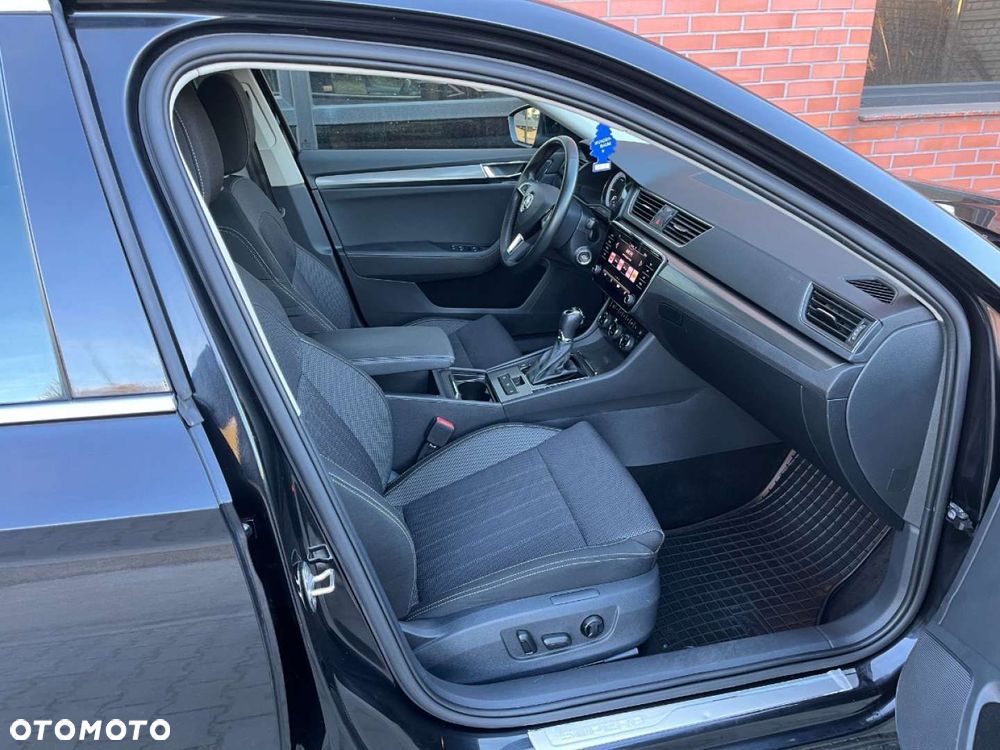 Skoda Superb 2.0 TDI Ambition DSG - 20