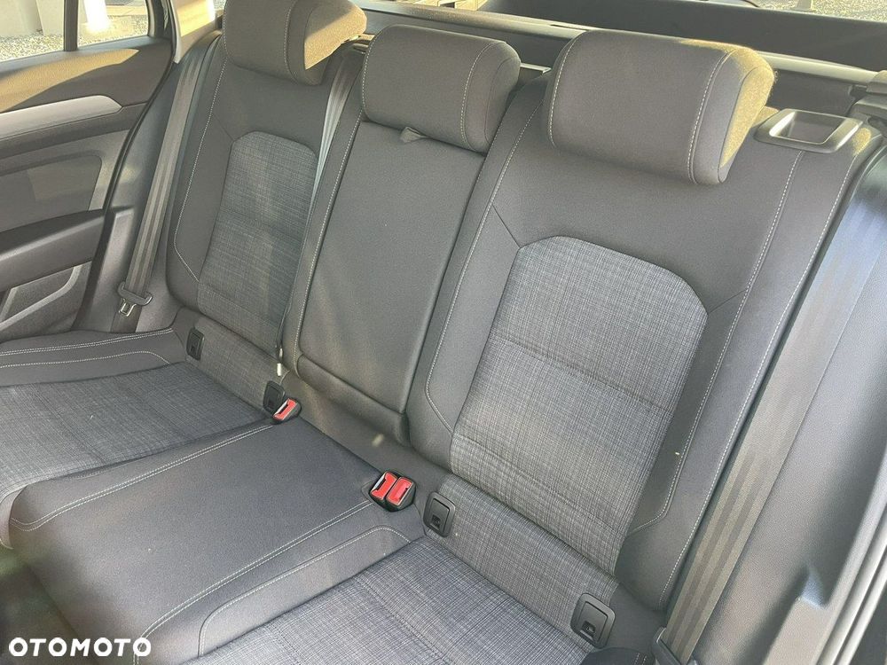 Volkswagen Passat 2.0 TDI EVO Business DSG - 27