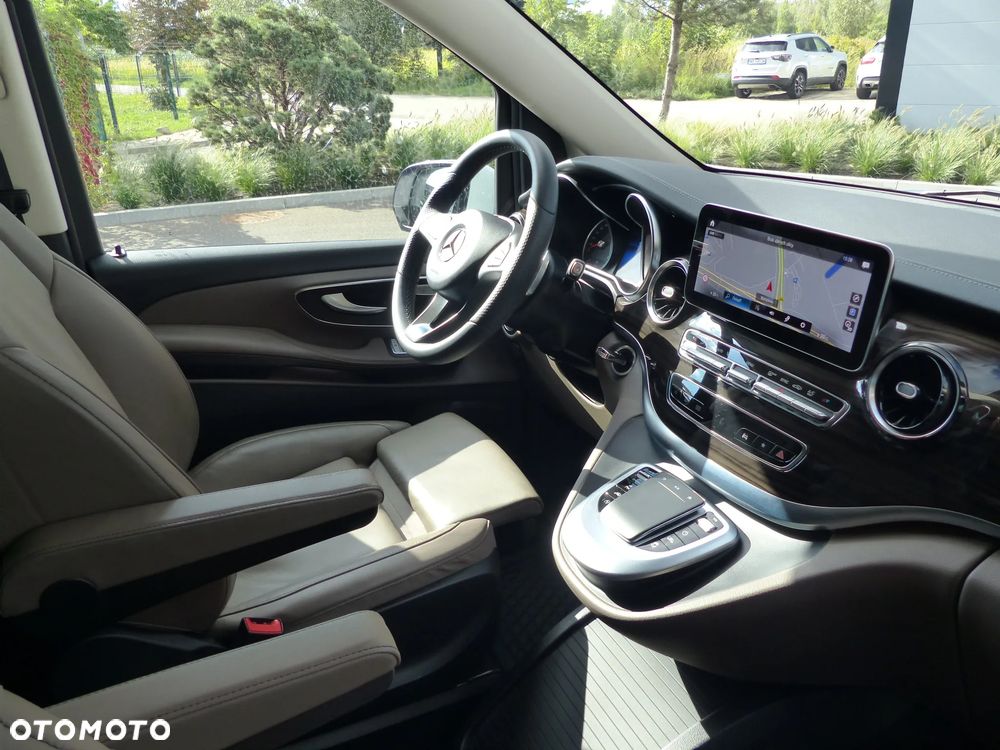 Mercedes-Benz Klasa V 300 d 4-Matic Avantgarde 9G-Tronic (d³ugi) - 17