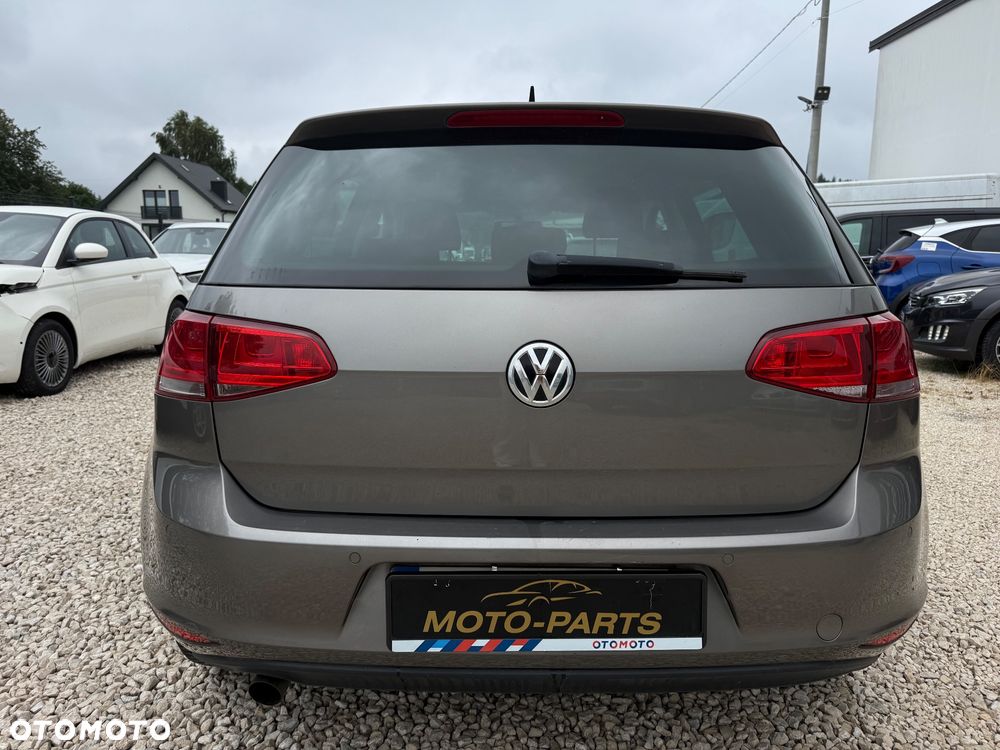 Volkswagen Golf - 2