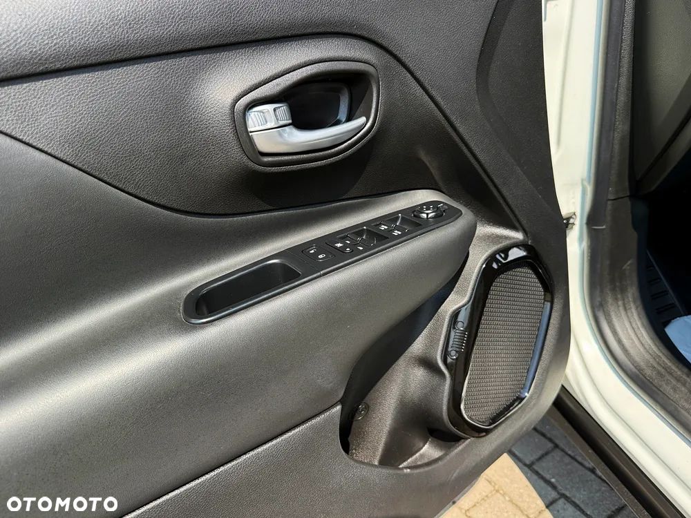 Jeep Renegade 1.6 E-TorQ Sport - 30