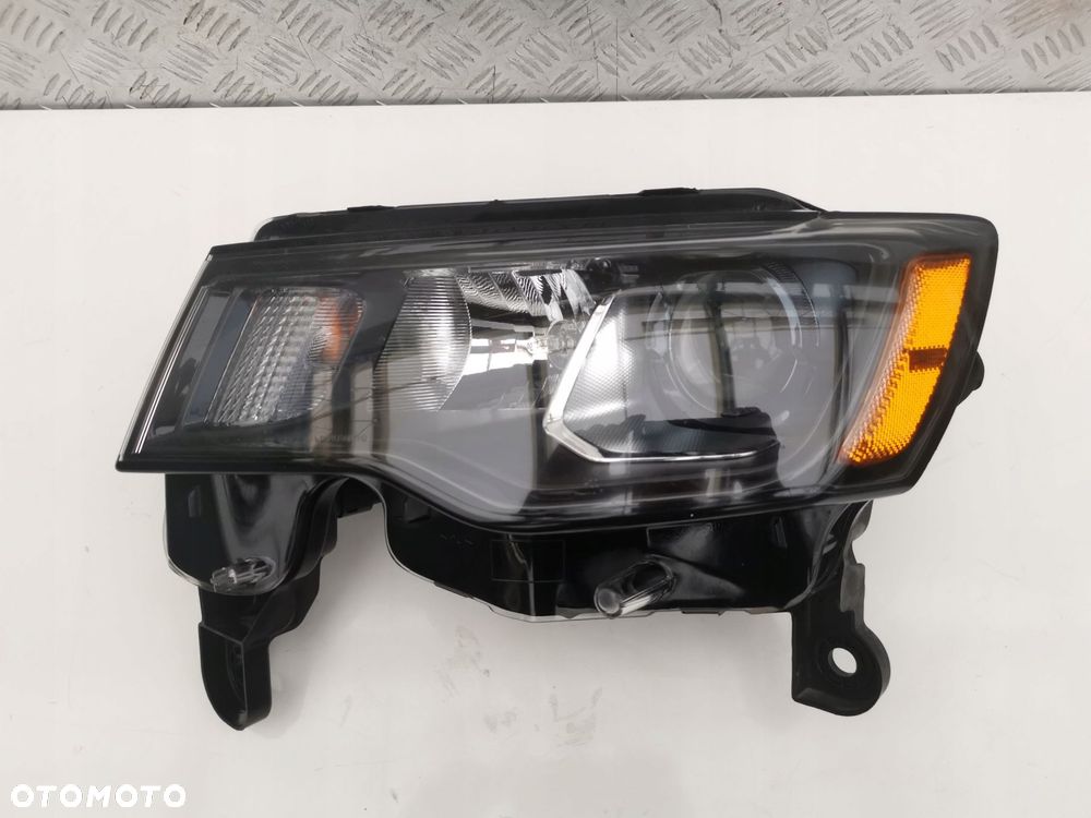JEEP GRAND CHEROKE WK2 LIFT USA LAMPY PRZOD LEWA PRAWA PRZEDNIA USA ORG - 11