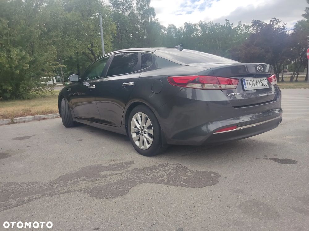 Kia Optima 2.0 M - 8