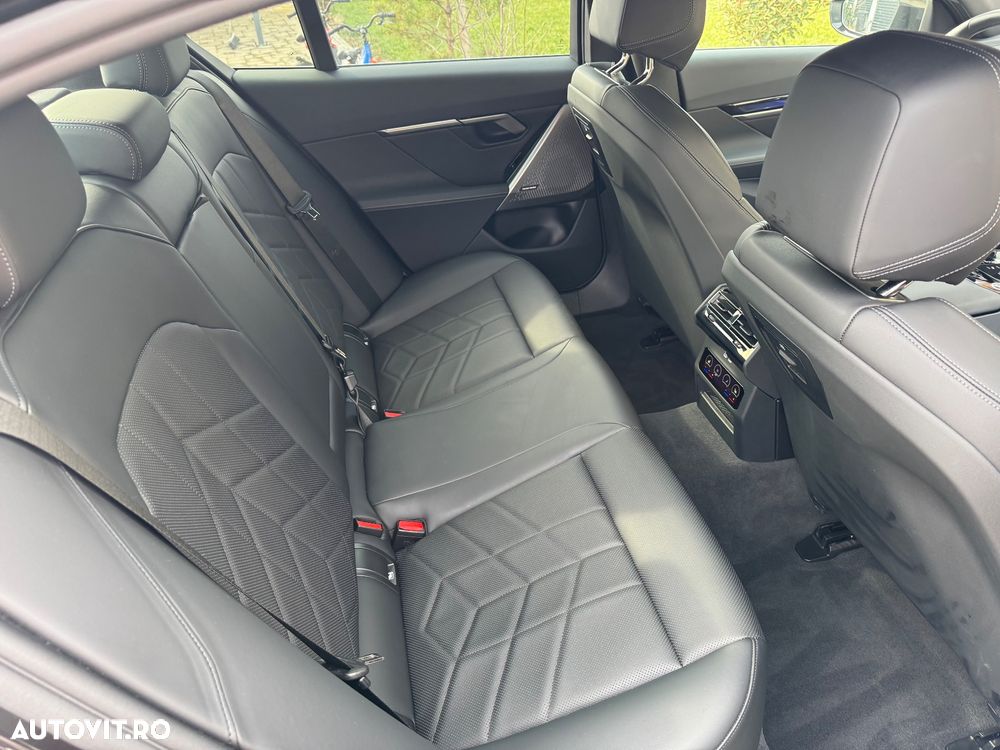 BMW Seria 5 520i Aut. - 8