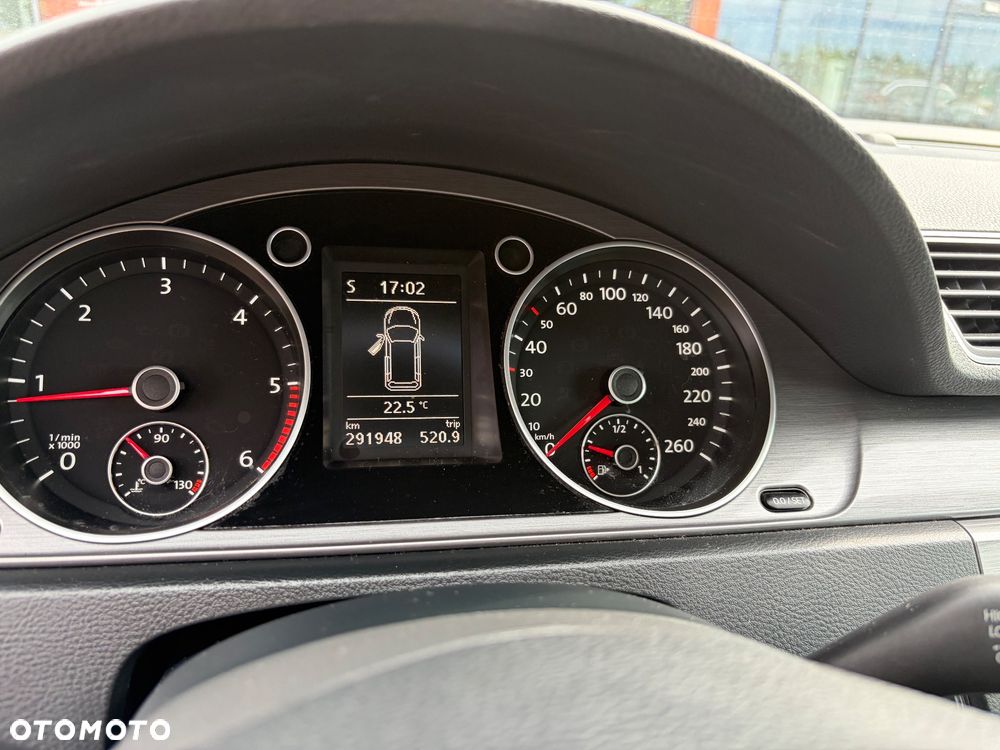 Volkswagen Passat - 13