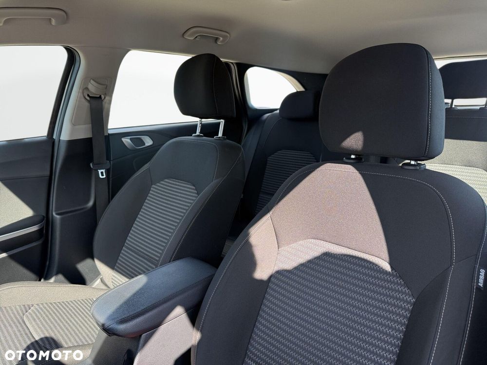Kia Ceed - 11