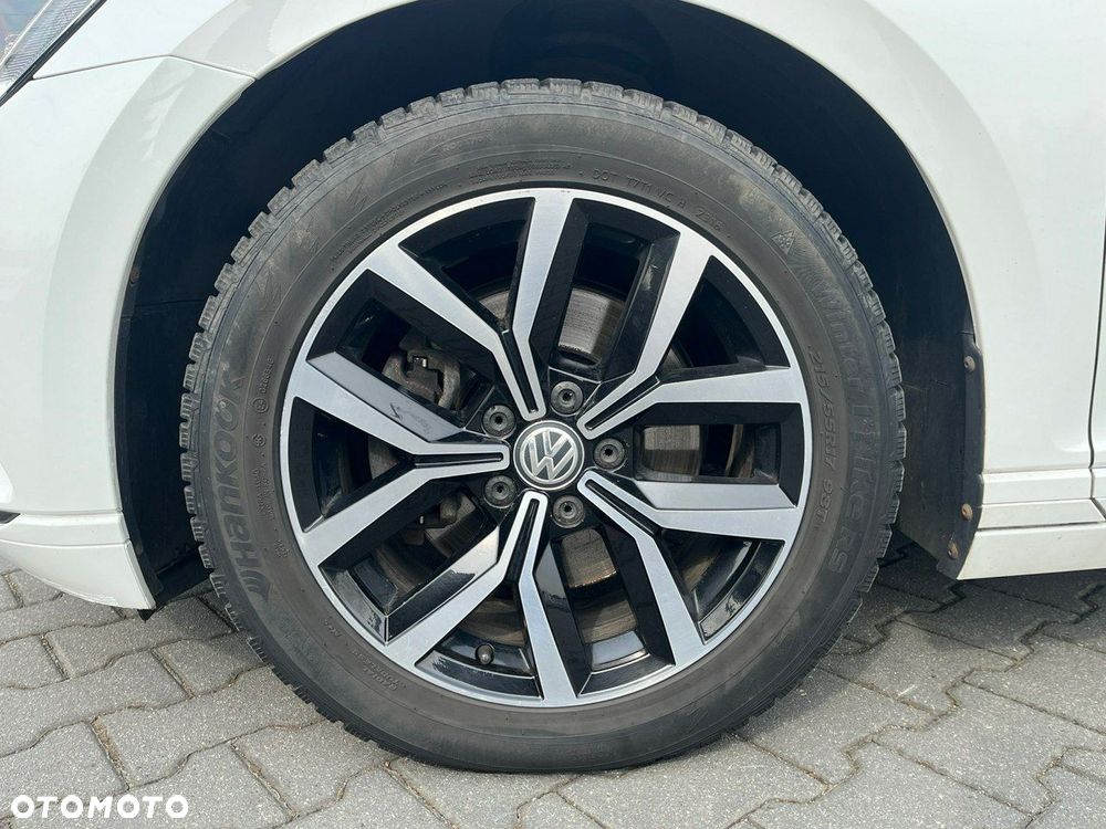 Volkswagen Passat - 4