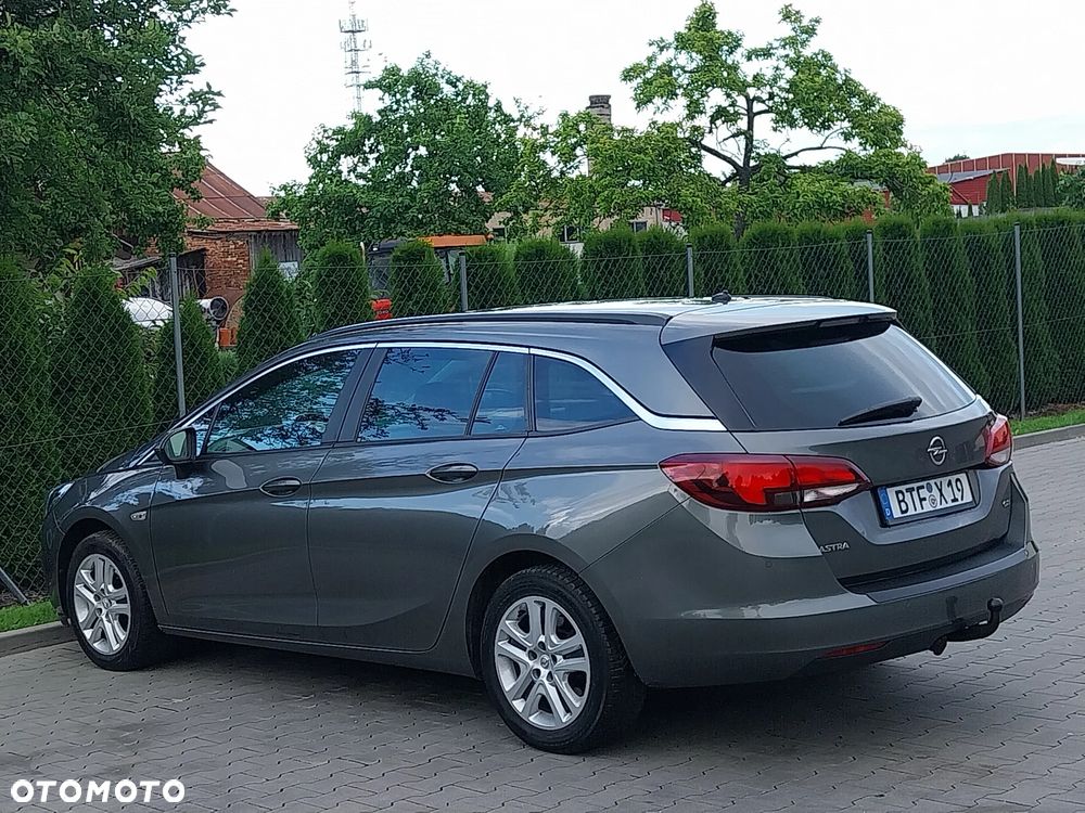 Opel Astra 1.6 CDTI Cosmo - 4