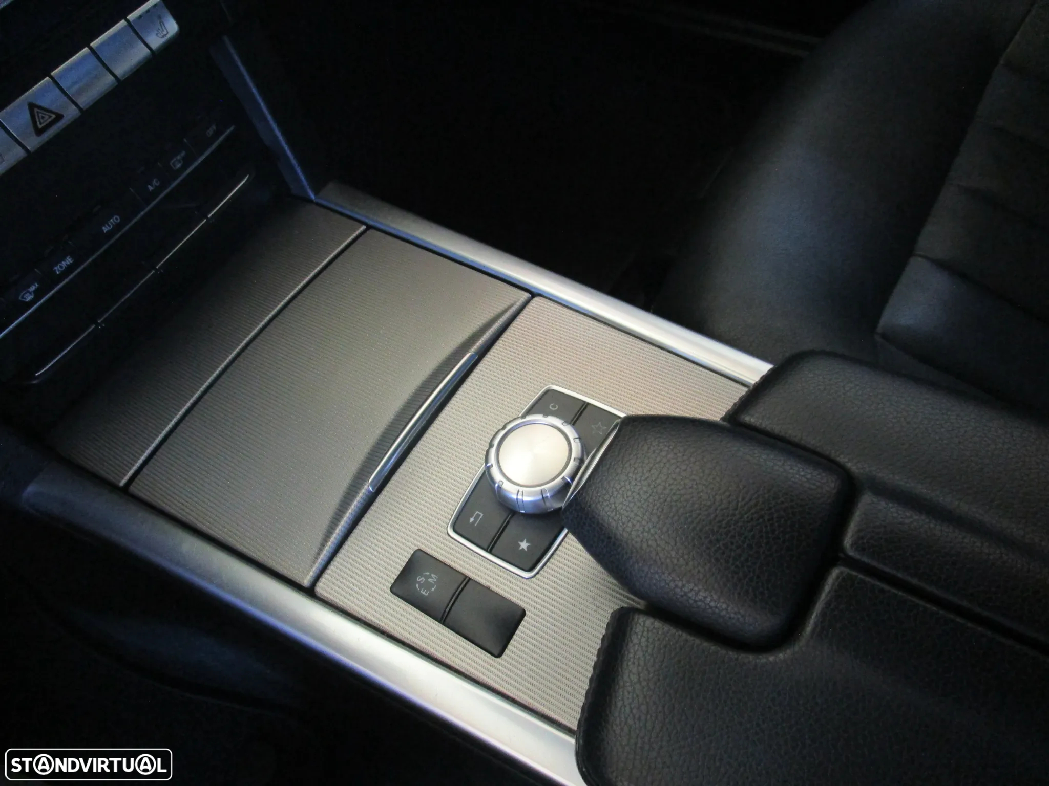 Mercedes-Benz E 300 Bluetec Hybrid Avantgarde - 27