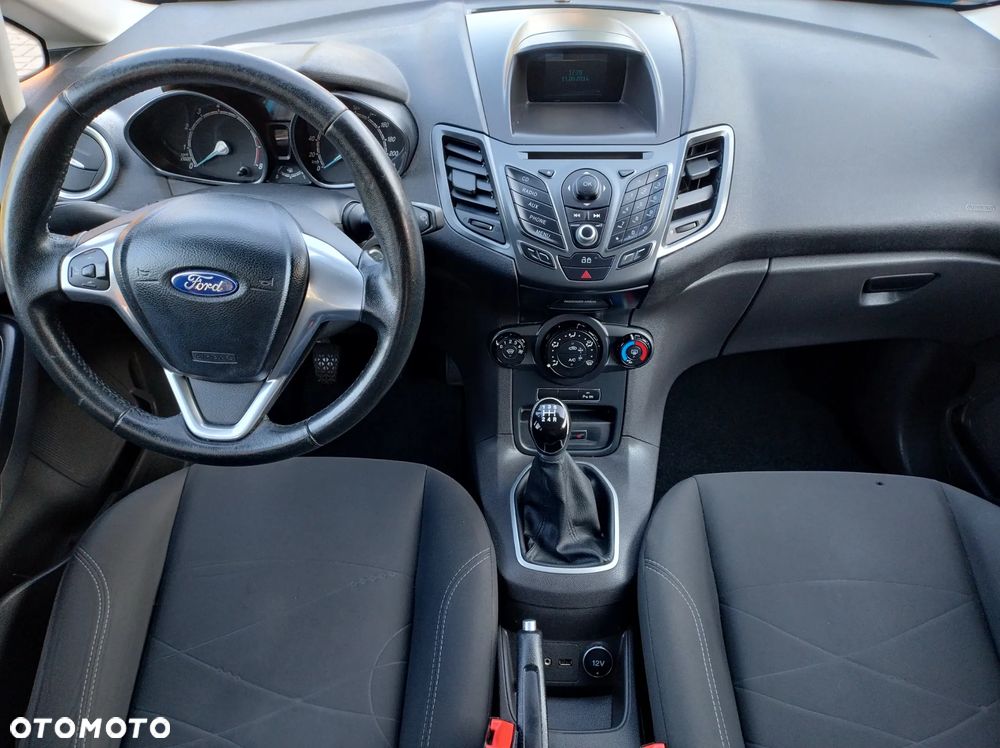 Ford Fiesta 1.25 Celebration - 25