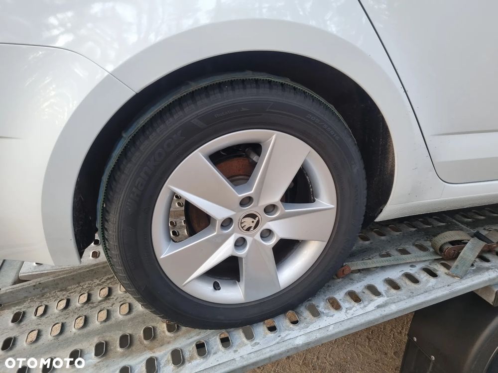 Skoda Octavia 1.6 TDI Premium Edition - 13