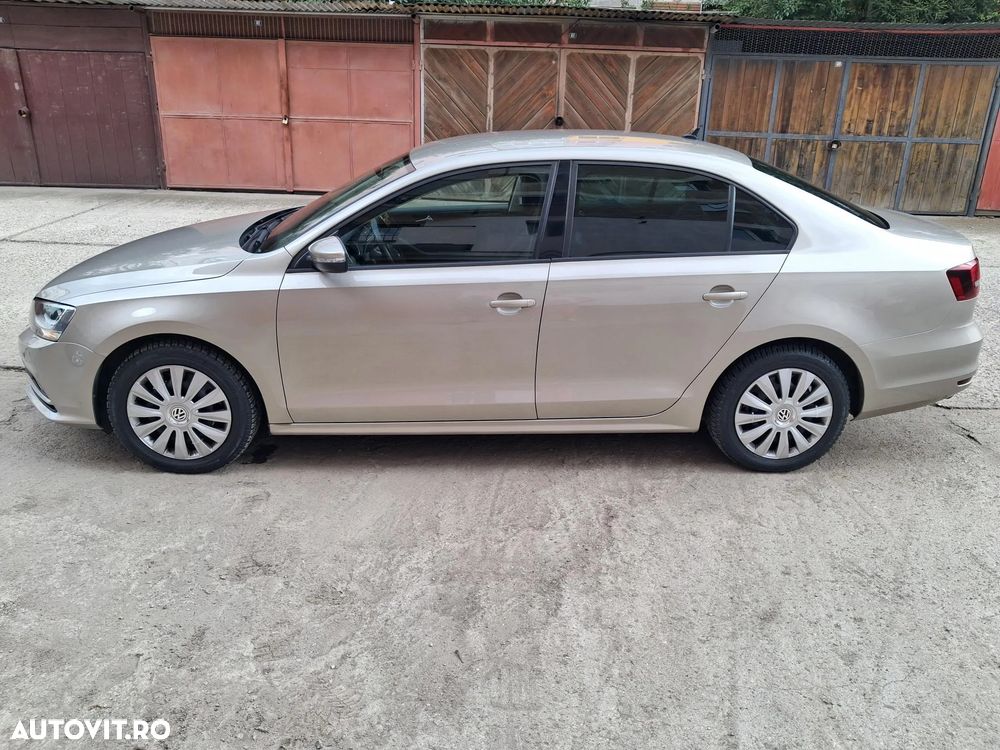 Volkswagen Jetta - 3