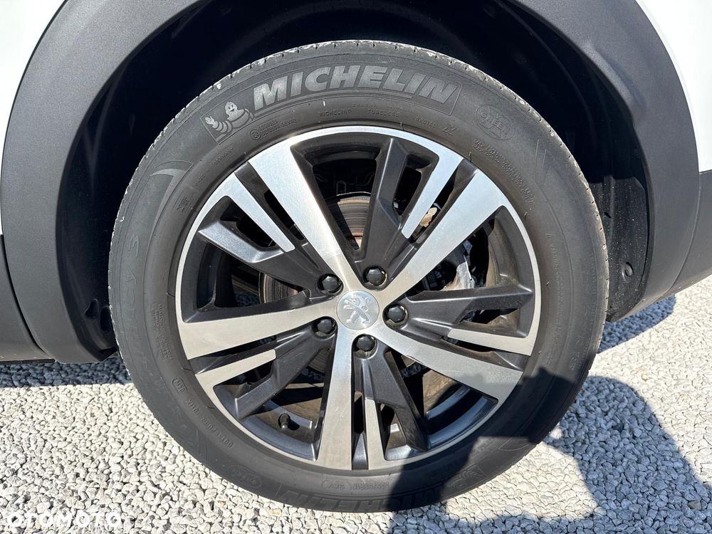 Peugeot 3008 1.6 PureTech Hybrid PHEV Allure S&S EAT8 - 12