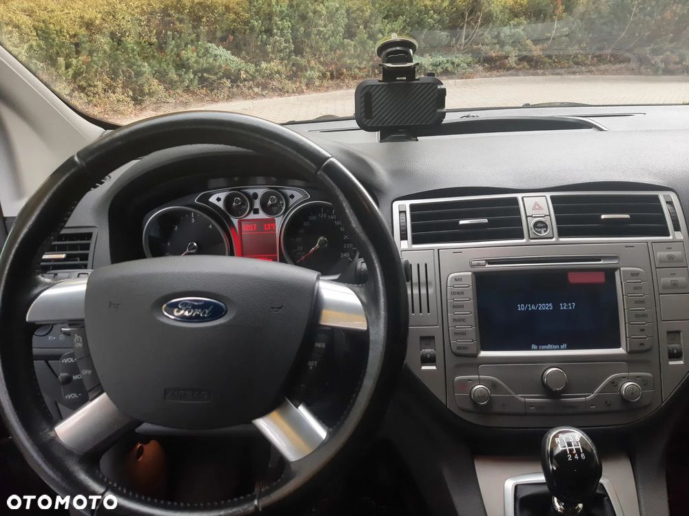 Ford Kuga 2.0 TDCi 4x4 Titanium - 12