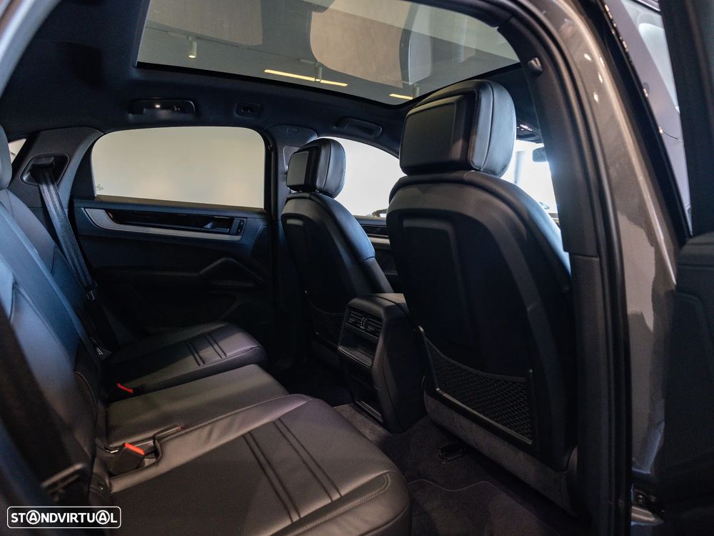 Porsche Cayenne Coupé E-Hybrid Tiptronic S - 35