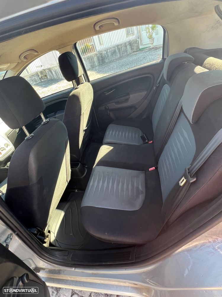 Fiat Grande Punto - 15