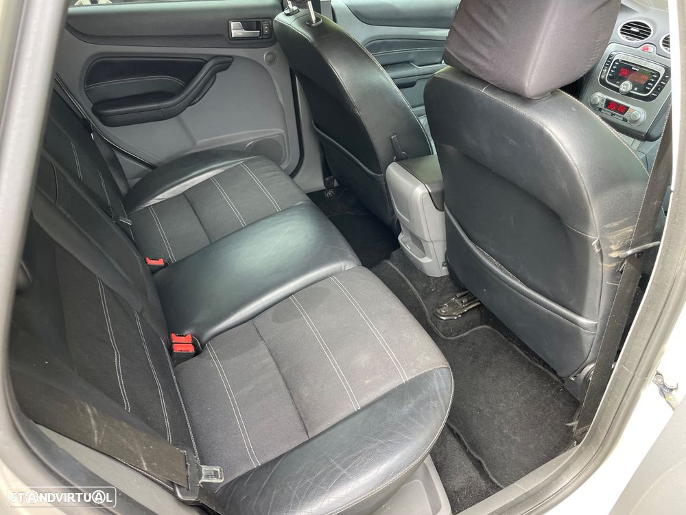 Ford Focus SW - 9