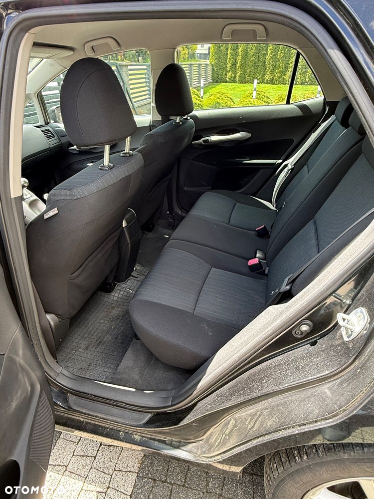 Toyota Auris - 12