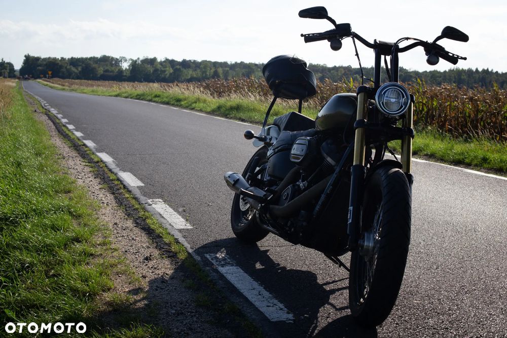 Harley-Davidson Softail Street Bob - 13