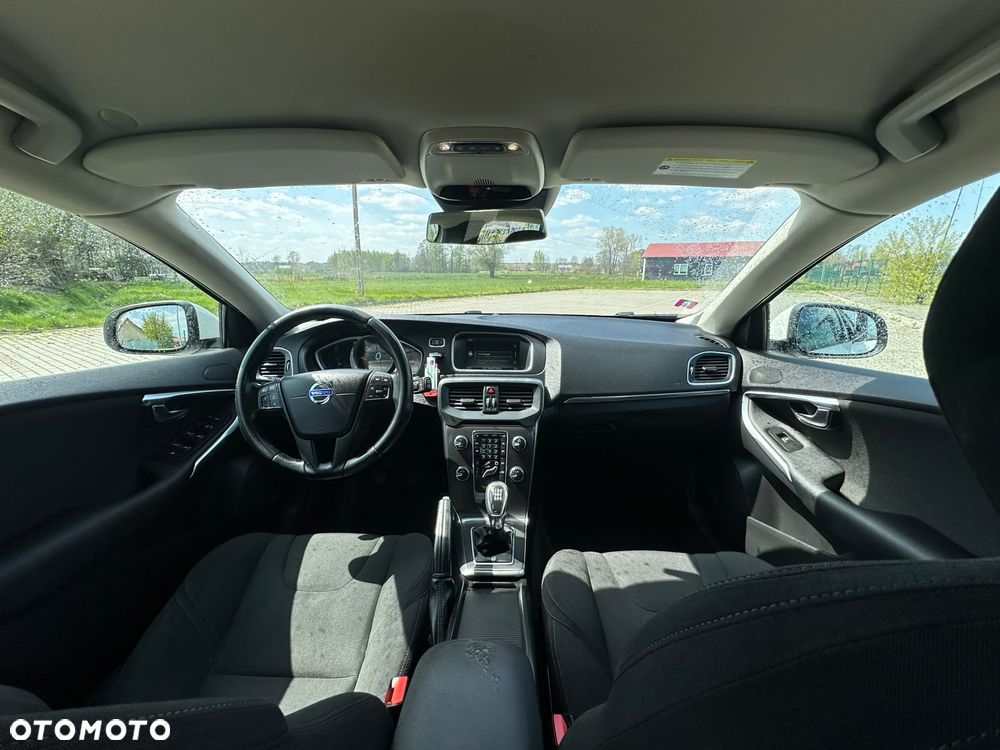 Volvo V40 D2 Momentum - 10